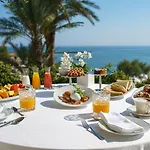 Grotta Palazzese מלון 5*