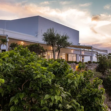 Hotel Grotta Palazzese 5*