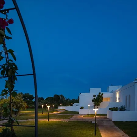 Ξενοδοχείο Grotta Palazzese 5*