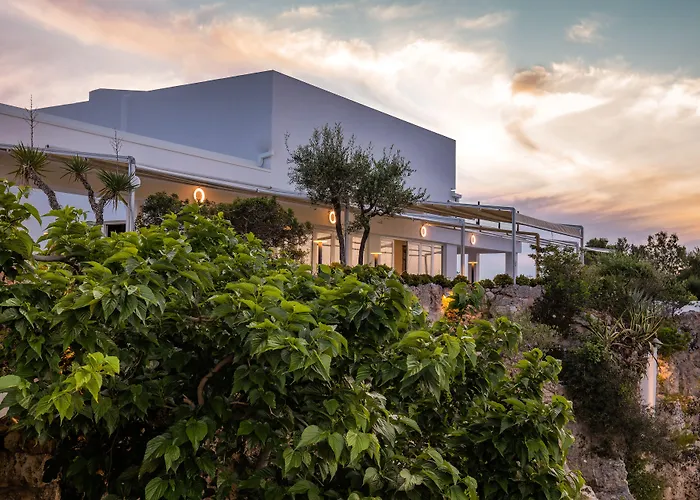 Hotel Grotta Palazzese 5*