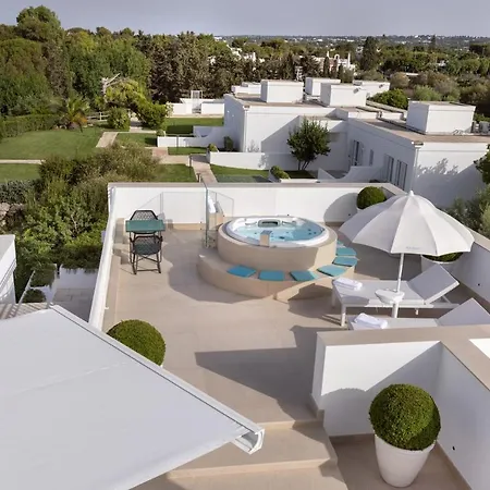 Grotta Palazzese 5* بولينيانو آ ماري