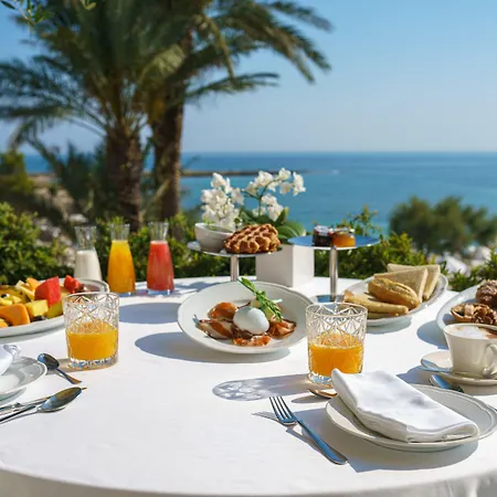 Grotta Palazzese Otel 5*